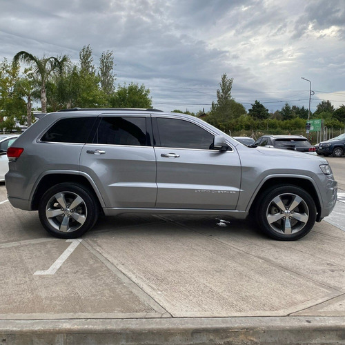 Imagen 8 de 20 de Jeep Grand Cherokee 3.6 Overland 286hp At