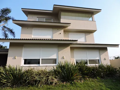 Casa Nova No Alto Da Colina Com 600m2 Em Terreno De 1000m2