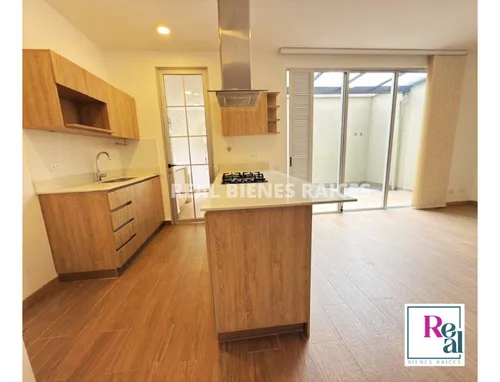 Casa Unifamiliar En Unidad Cerrada Excelente Ubicación
