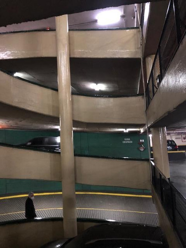 Imagen 6 de 6 de Dos Cocheras Grandes (para 4x4) Frente A Alto Palermo