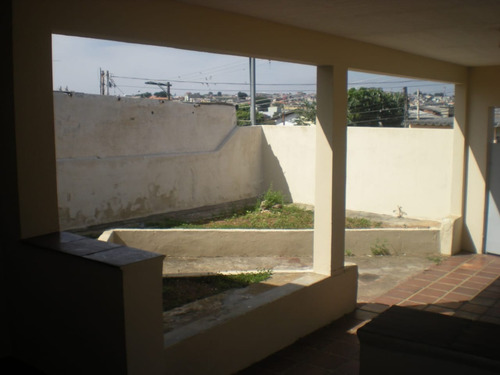 Casa Com Terreno 500 M² - Com 02 Casas - Aceita Permuta Parcial - Vila Ré