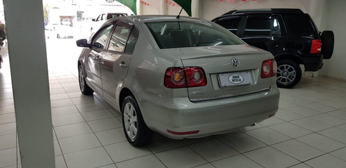 Vw Polo Sedan 1.6 Comfort Prata 2013 Flex