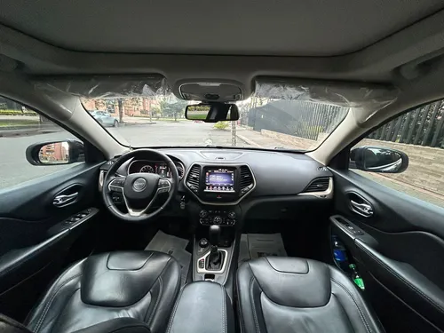 Jeep Cherokee 3.2 Longitude