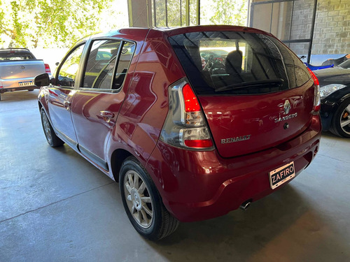 Imagen 5 de 14 de Renault Sandero 2015 1.6 Privilege Nav 105cv
