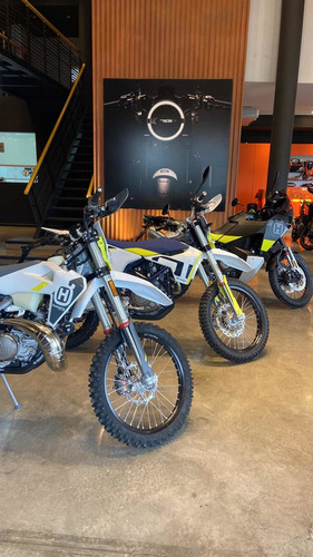 Imagen 19 de 25 de Husqvarna Te 300 I 2022 0km Stock Fisico Enduro