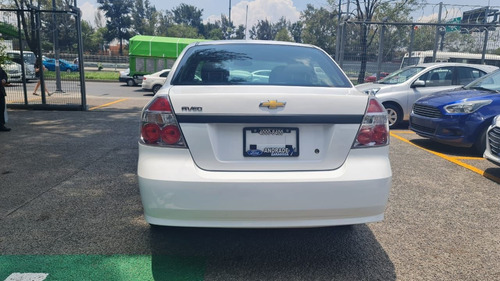Imagen 10 de 13 de Chevrolet Aveo 2018 1.5 Ls Mt