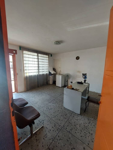 Imagen 5 de 5 de Se Alquila Galpon Comercial Calle Michelena Jc4147403296