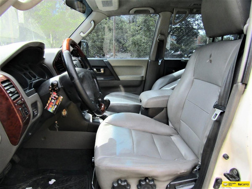 Imagen 11 de 14 de Mitsubishi Montero 3.8 V77 Wagon