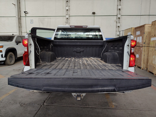 Chevrolet Silverado 4.3 WT Dob Cab V6 4x4