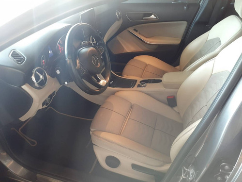 Imagem 6 de 8 de Mercedes-benz Gla 200 1.6 Cgi Flex Style 7g-dct