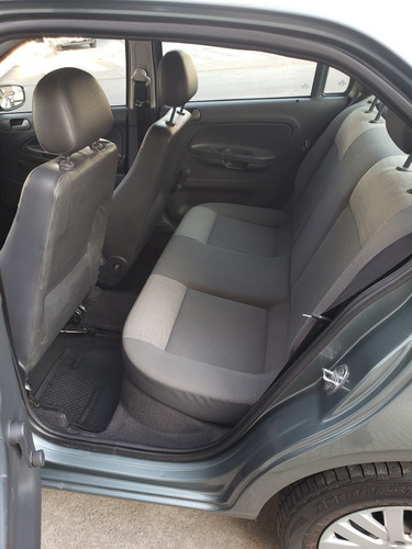 Volkswagen Voyage 1.6 Comfortline Plus 101cv 2009