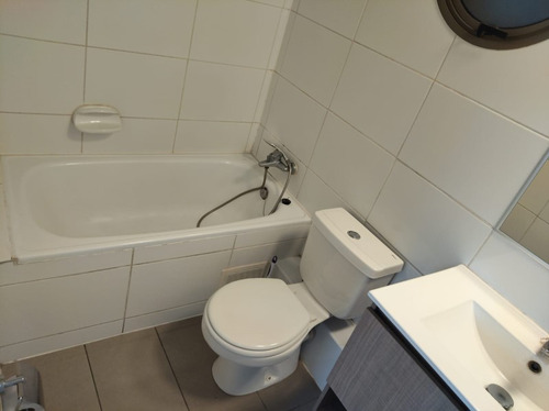 En Arriendo Comodo Dpto. 2 Dormitorios Y Un Baño