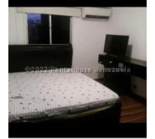 #23-15476 Prestigioso Apartamento En Altamira Sur