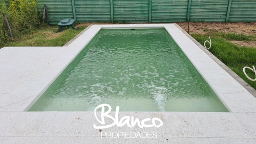 Excelente Propiedad, A Estrenar, Sobre Dos Plantas Dentro Del Barrio Los Castaños