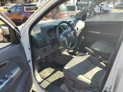 Imagen 6 de 9 de Toyota Hilux 2.5 Cd Dx Pack 120cv 4x2 - H3 2015