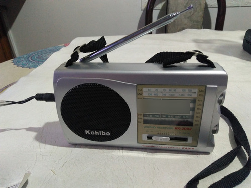 Radio Multibandas Kchibo C/transfo Conexion A 220w Plateado (Usado)