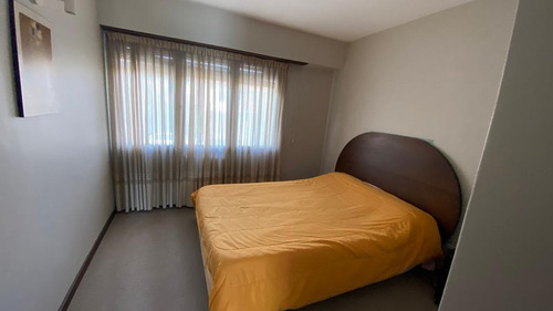 Casa En Venta - 4 Dormitorios 3 Baños - Cocheras - 234mts2 - Mar Del Plata