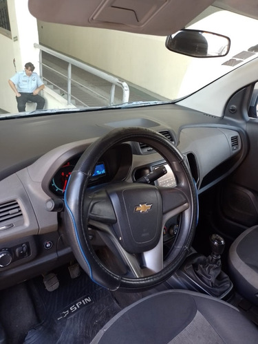 Imagen 7 de 16 de Chevrolet Spin Lt 1.8 Mt 2016 (y) Muy Buena