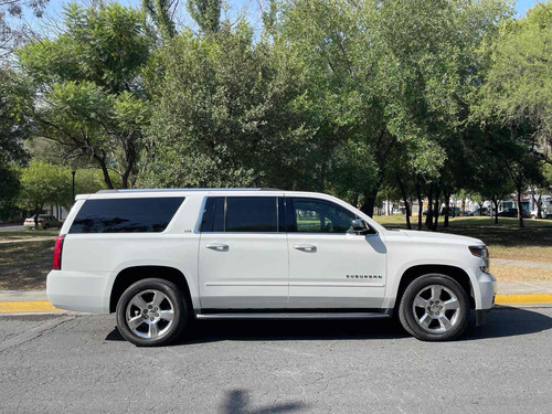 Imagen 2 de 14 de Chevrolet Suburban 5.3 Ltz V8 4wd 2da Cubo At 2015