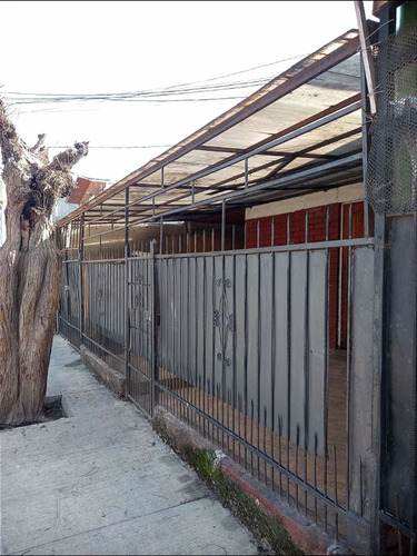 Casa En Venta De 2 Dorm 1 Baño En Alianza 2, Cerro Navia