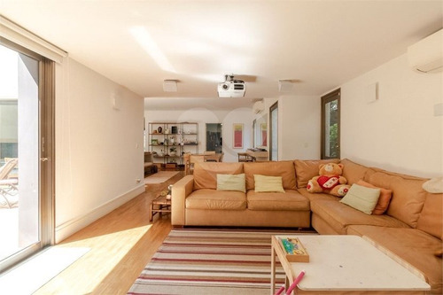 Casa Moderna, Reformada,4 Suítes, Ambientes Amplos E Integrados, Acabamento De Primeiríssima,5 Vagas - 353-im10077
