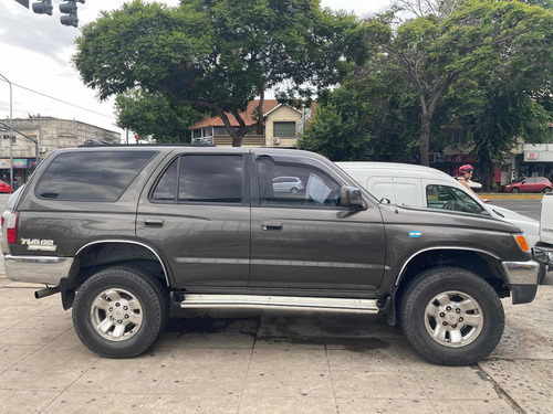 Toyota SW4 3.0 I Runner
