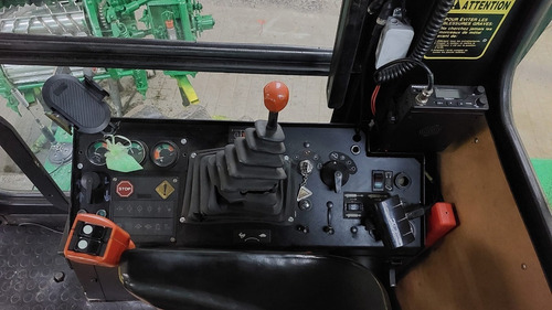 Imagen 13 de 17 de Picadora Autopropulsada John Deere 5730 04 Surcos C/ Cracker
