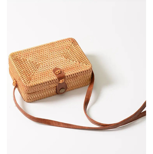 Cartera Rectangular Tejida De Ratan Natural