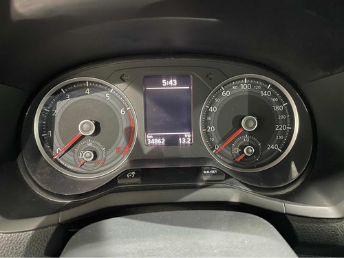 Imagen 7 de 10 de Volkswagen Voyage 1.6 Trenline 101cv 2017