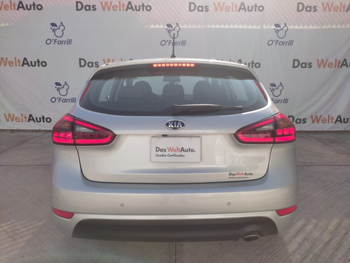 Imagen 5 de 12 de Kia Forte Sx Hb Std 2018