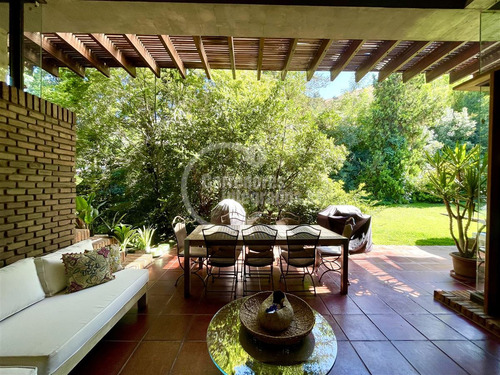 Moderna Y Exclusiva Casa En Cond Los Almendros 4 Dorm Piscin