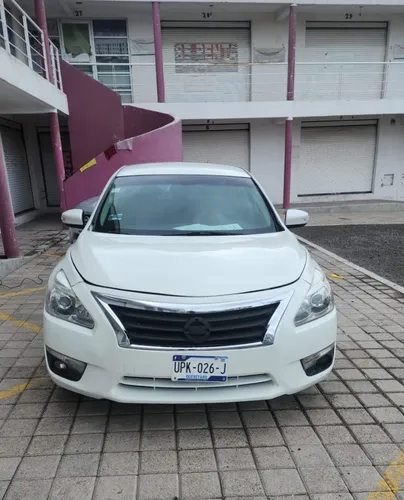 Nissan Altima 2.5 Advance Mt