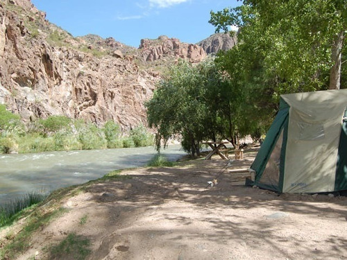 San Rafael, Mendoza. Complejo A La Vera Del Río Atuel.
