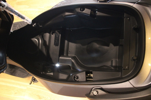 Imagen 11 de 17 de Kymco Scooter Xtown 250 Igual A 0km Usado Impecable