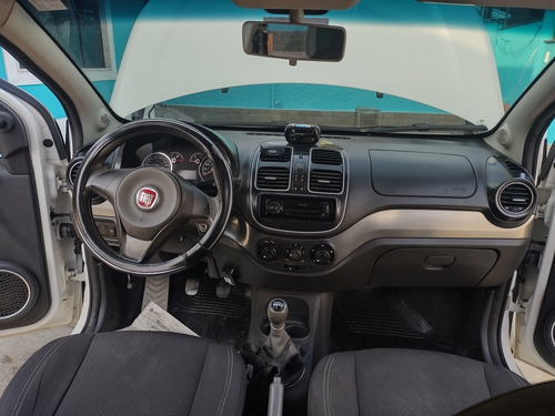 Fiat Grand Siena 2014 1.4 Attractive Flex 4p