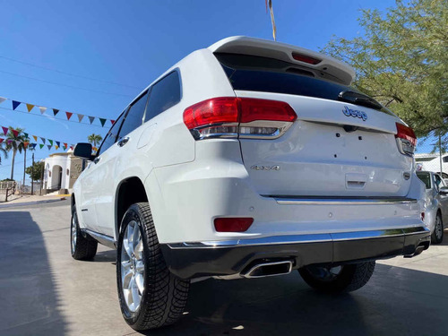 Imagen 8 de 15 de Jeep Cherokee 2014 5p Overland Summit 4x4 V8/5.7 Aut