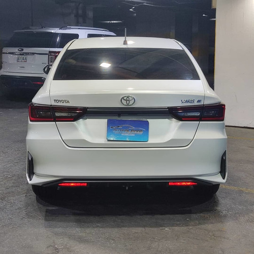 Imagen 13 de 14 de Toyota Yaris E 2023