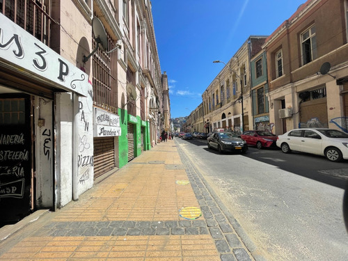 Amplio Local Comercial En Pleno Puerto De Valpso 250 Mts