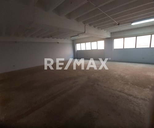 Deposito En Alquiler En La Zona Industrial De Palo Verde 370mts/1b/1pe