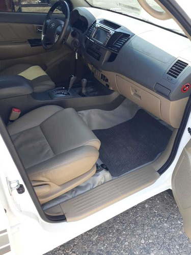 Toyota Sw4 3.0 Srv Cuero 4x4 4at 2012 7as