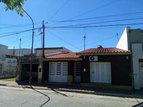 Imagen 2 de 18 de Casa - Barrio San Martin