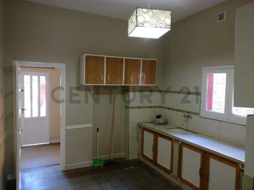 En Venta - Hermosa Casa 2 Dormitorios - Cañada De Gomez