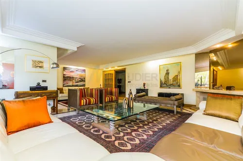Departamento En Arriendo De 6 Dorm. En Las Condes