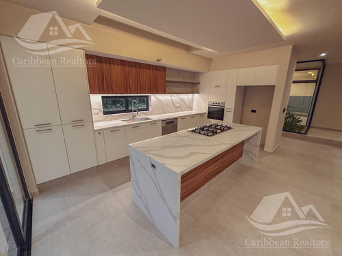Casa En Venta En Via Cumbres Cancun
