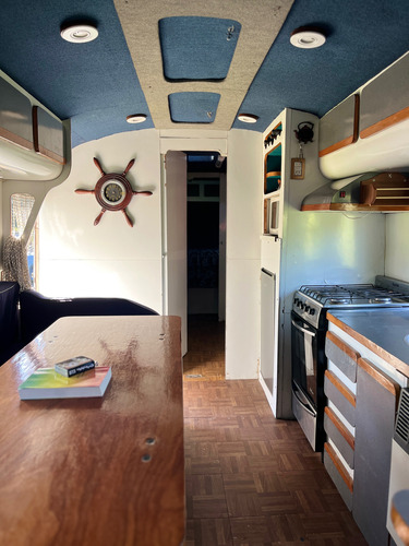 Motorhome Motor 1114 Excelente Estado, Viajan Y Duermen H 8