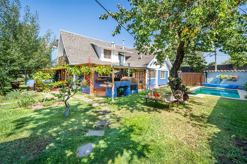 Casa En Venta En La Reina