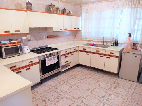 Imagen 10 de 14 de Casa Con Precioso Jardín, 4 Rec, 3autos, Calle Tranquila
