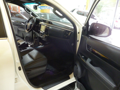 Toyota Hilux 2.8 Cd Srx 177cv 4x2