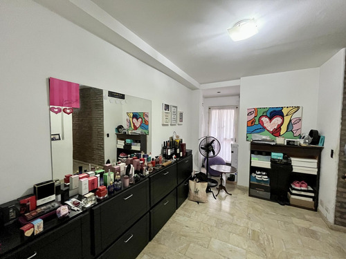 Comodisima E Impecable Casa En Munro Con Ingreso Por Dos Calles, Patio Y Terraza.