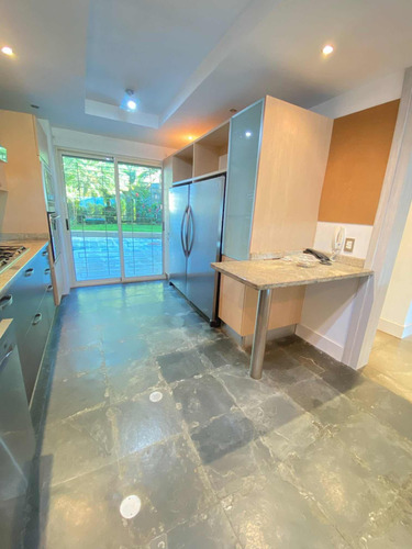 Vendo Exclusivo Townhouse En Altos De Guataparo Valencia